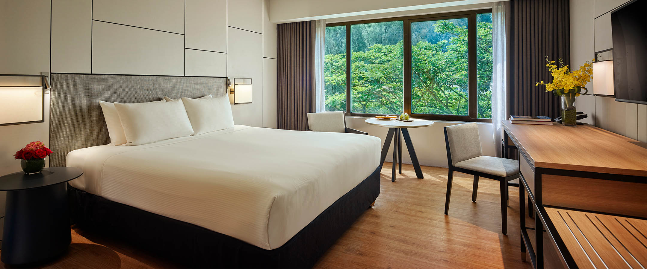 prpen-01-Superior-Room-hero-1