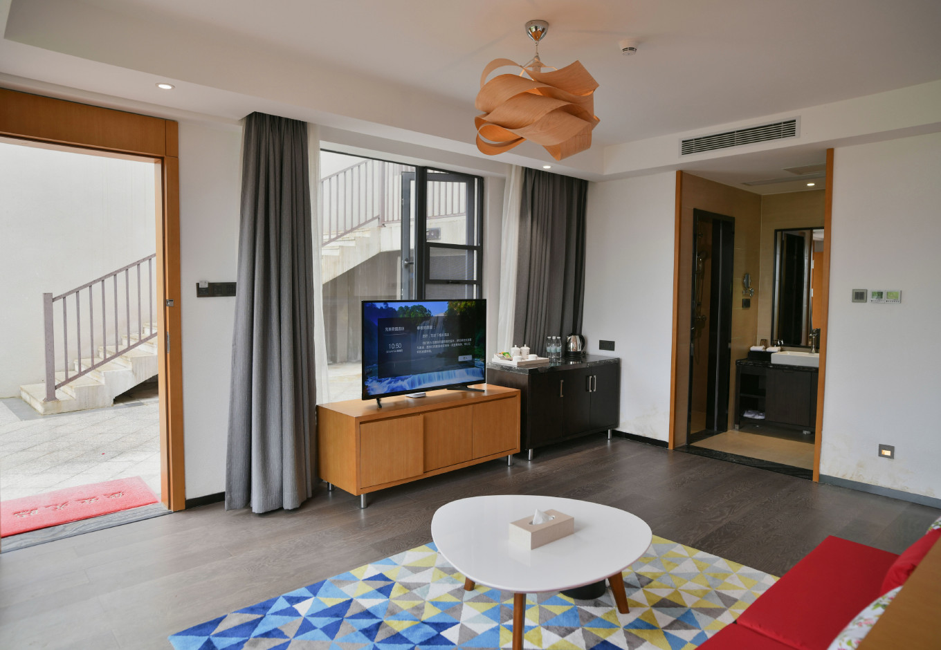 CoUBGV2rcYyAY4LZABYst-R8tLY62