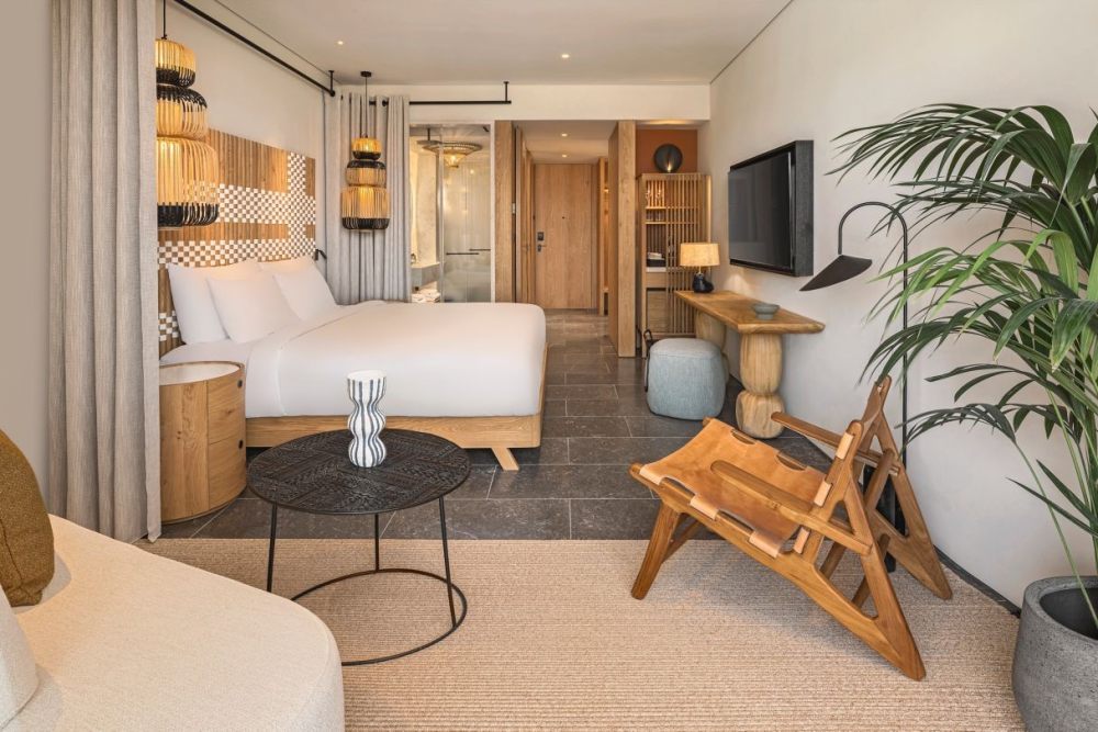 Customized Solid Wood Metal Furniture Hotel Bedroom Sets Hotel Room
